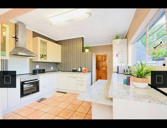 6 BEDROOM HOUSE FOR SALE IN FLORIDA GLEN